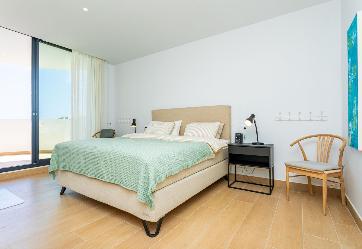 4 Bed Apartment for sale in Fuengirola Costa Del Sol, Málaga, Spain