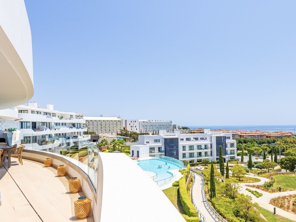 4 Bed Apartment for sale in Fuengirola Costa Del Sol, Málaga, Spain