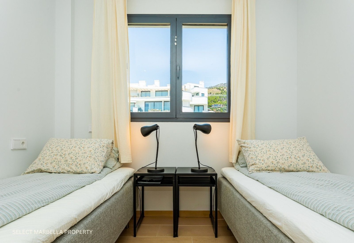 4 Bed Apartment for sale in Fuengirola Costa Del Sol, Málaga, Spain