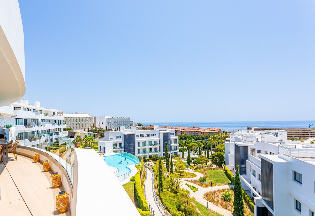 4 Bed Apartment for sale in Fuengirola Costa Del Sol, Málaga, Spain