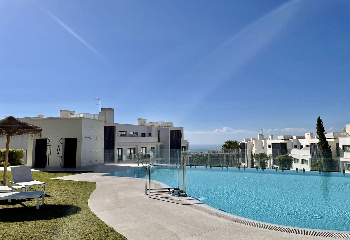 4 Bed Apartment for sale in Fuengirola Costa Del Sol, Málaga, Spain
