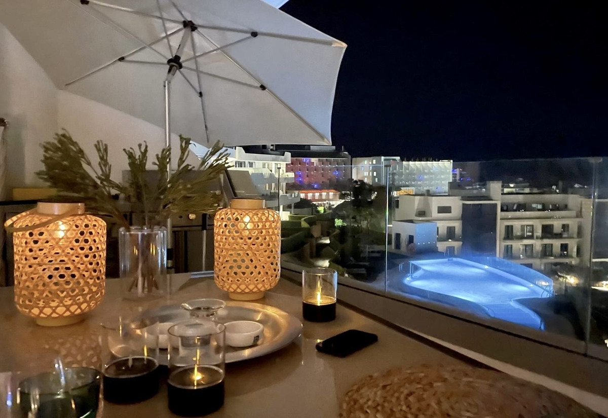 4 Bed Apartment for sale in Fuengirola Costa Del Sol, Málaga, Spain