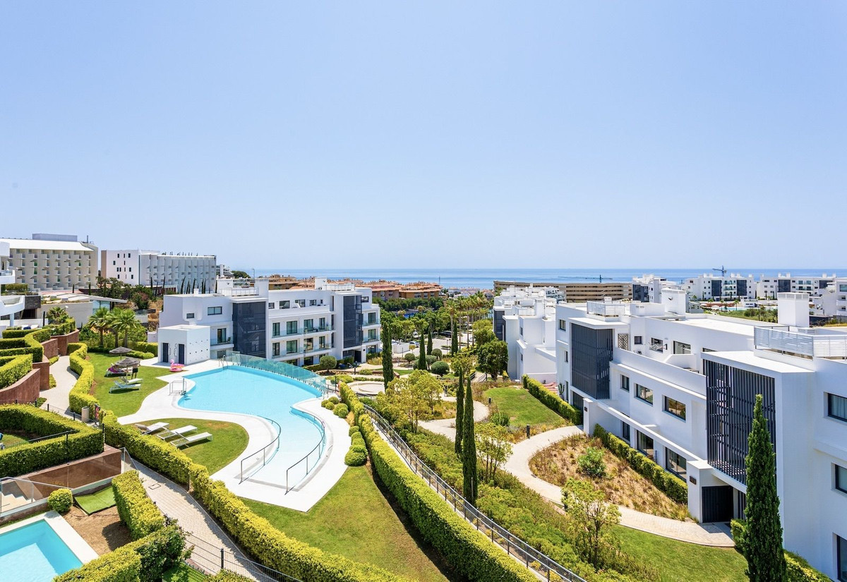 4 Bed Apartment for sale in Fuengirola Costa Del Sol, Málaga, Spain