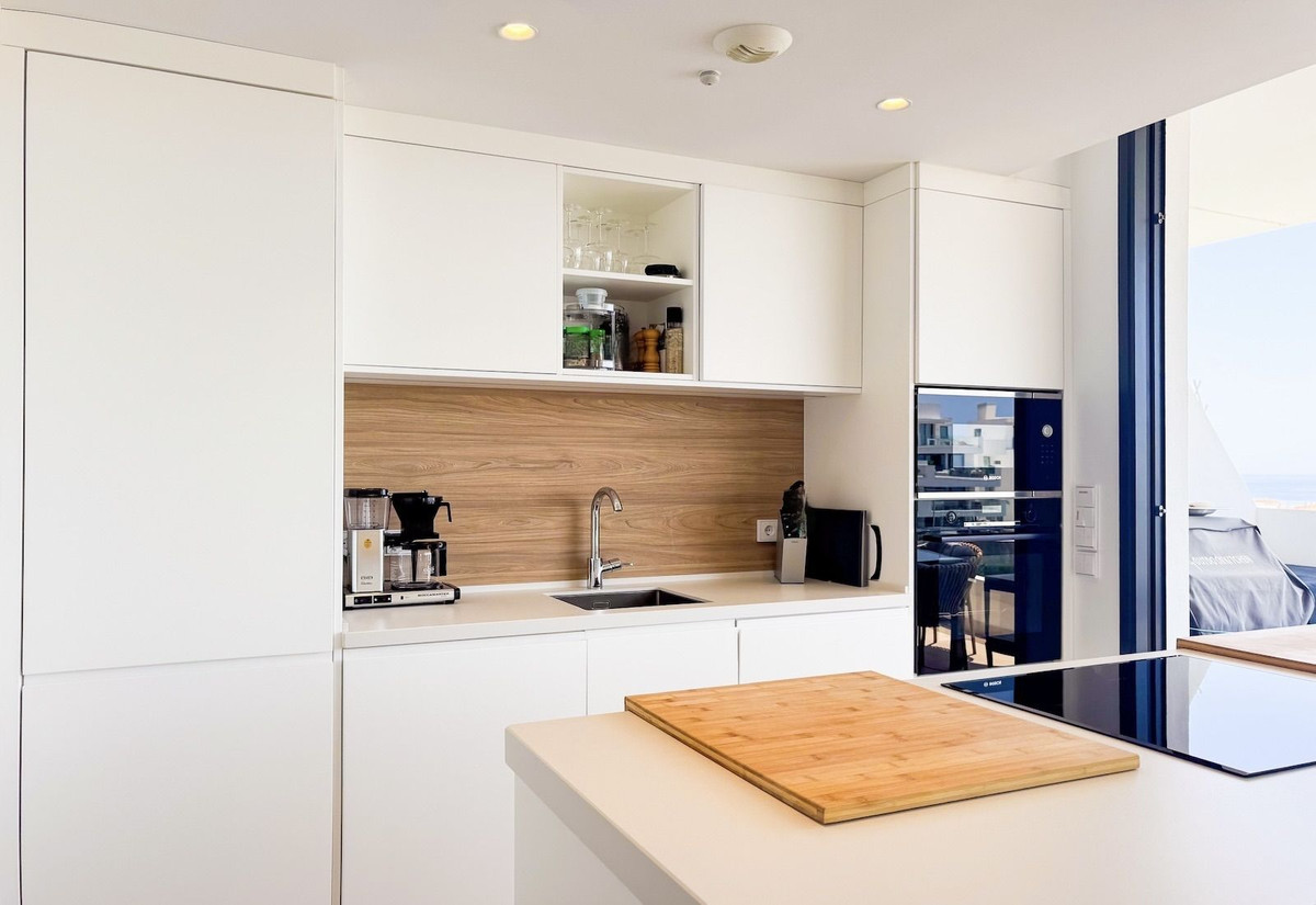 4 Bed Apartment for sale in Fuengirola Costa Del Sol, Málaga, Spain