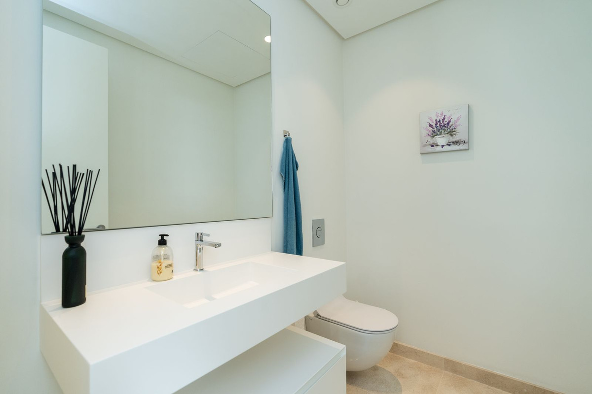 Se vende Apartamento Planta Media de 3 dormitorios en Costa Del Sol, Málaga, España