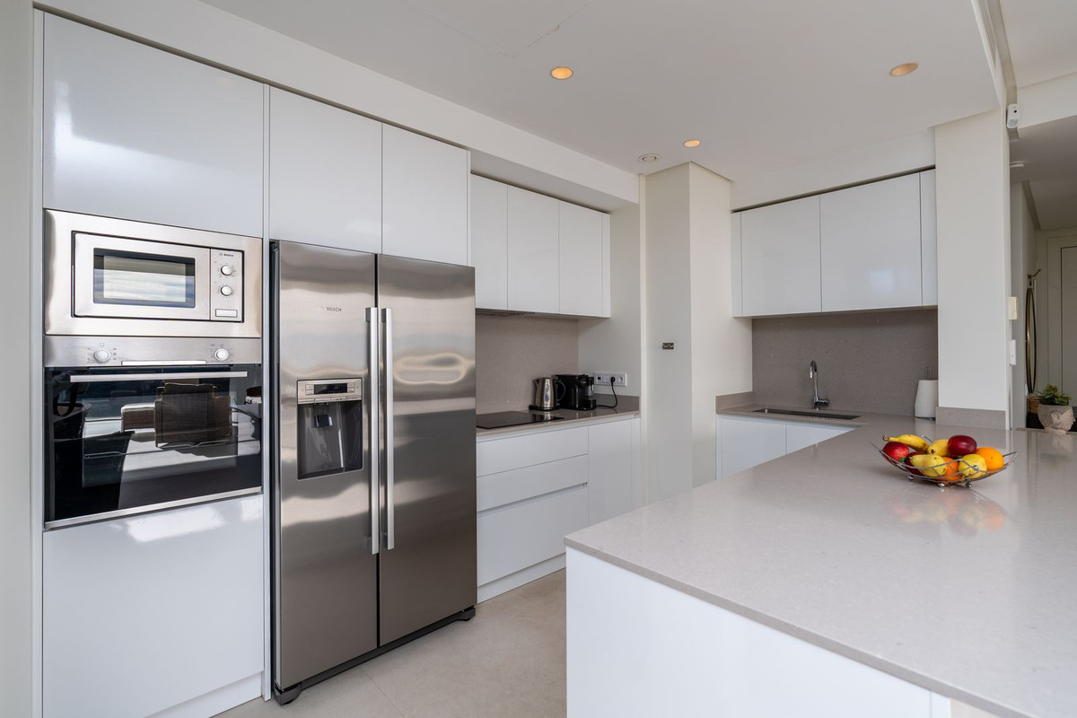 Se vende Apartamento Planta Media de 3 dormitorios en Costa Del Sol, Málaga, España