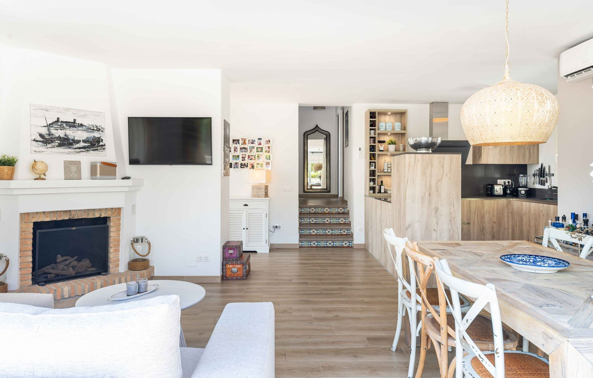 Se vende Villa - Chalet de 3 dormitorios en Costa Del Sol, Málaga, España