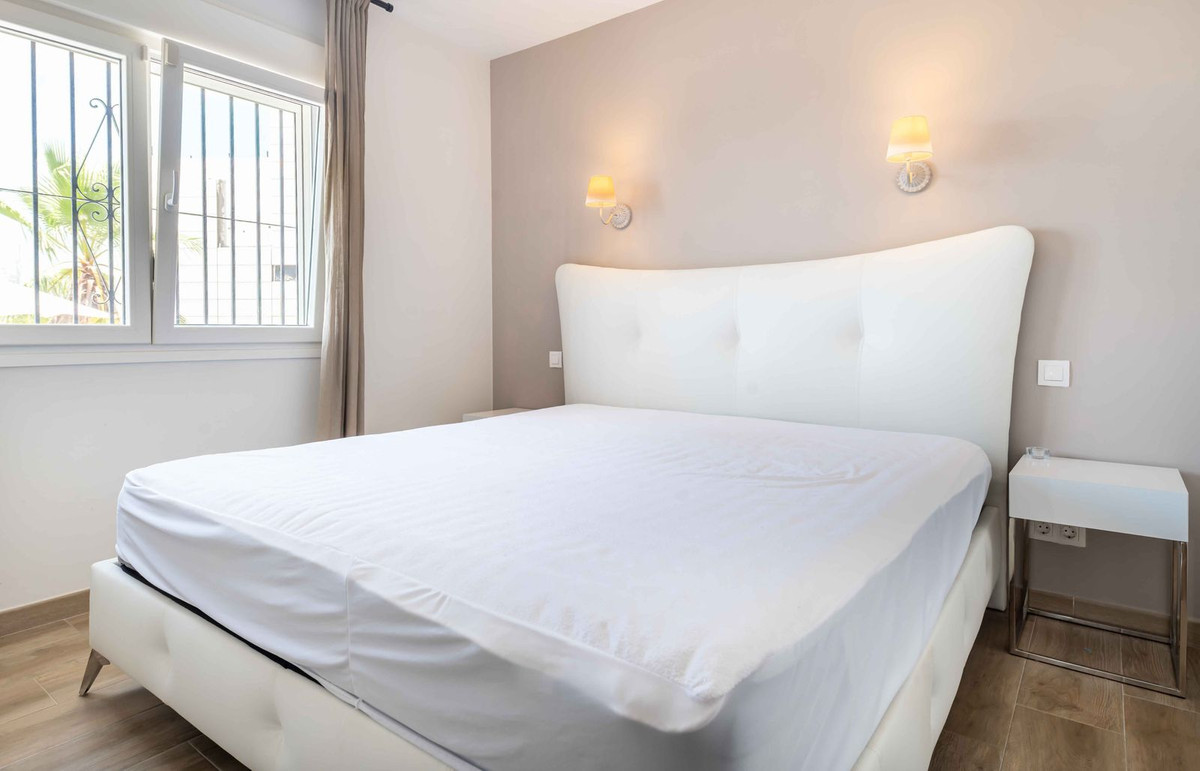 Se vende Villa - Chalet de 3 dormitorios en Costa Del Sol, Málaga, España