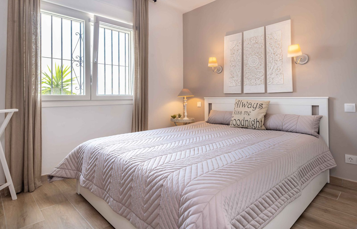 Se vende Villa - Chalet de 3 dormitorios en Costa Del Sol, Málaga, España