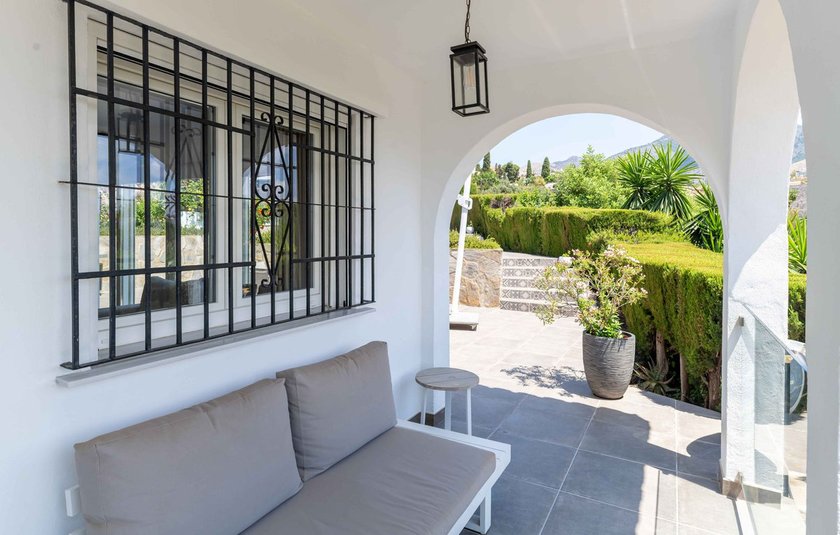 Se vende Villa - Chalet de 3 dormitorios en Costa Del Sol, Málaga, España