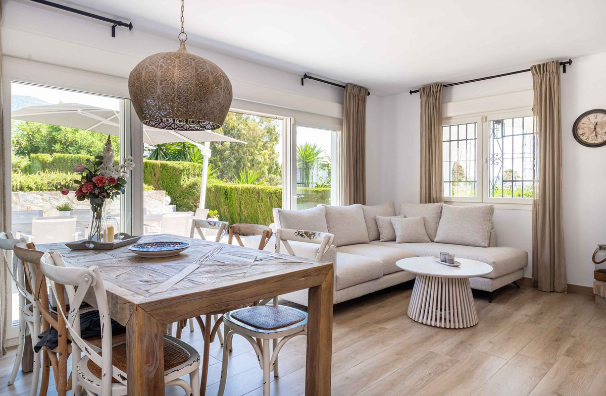 Se vende Villa - Chalet de 3 dormitorios en Costa Del Sol, Málaga, España