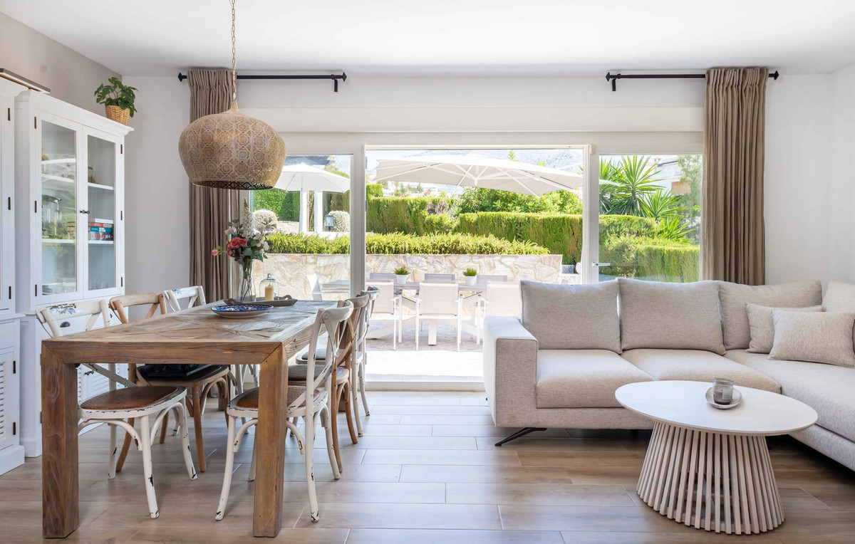 Se vende Villa - Chalet de 3 dormitorios en Costa Del Sol, Málaga, España