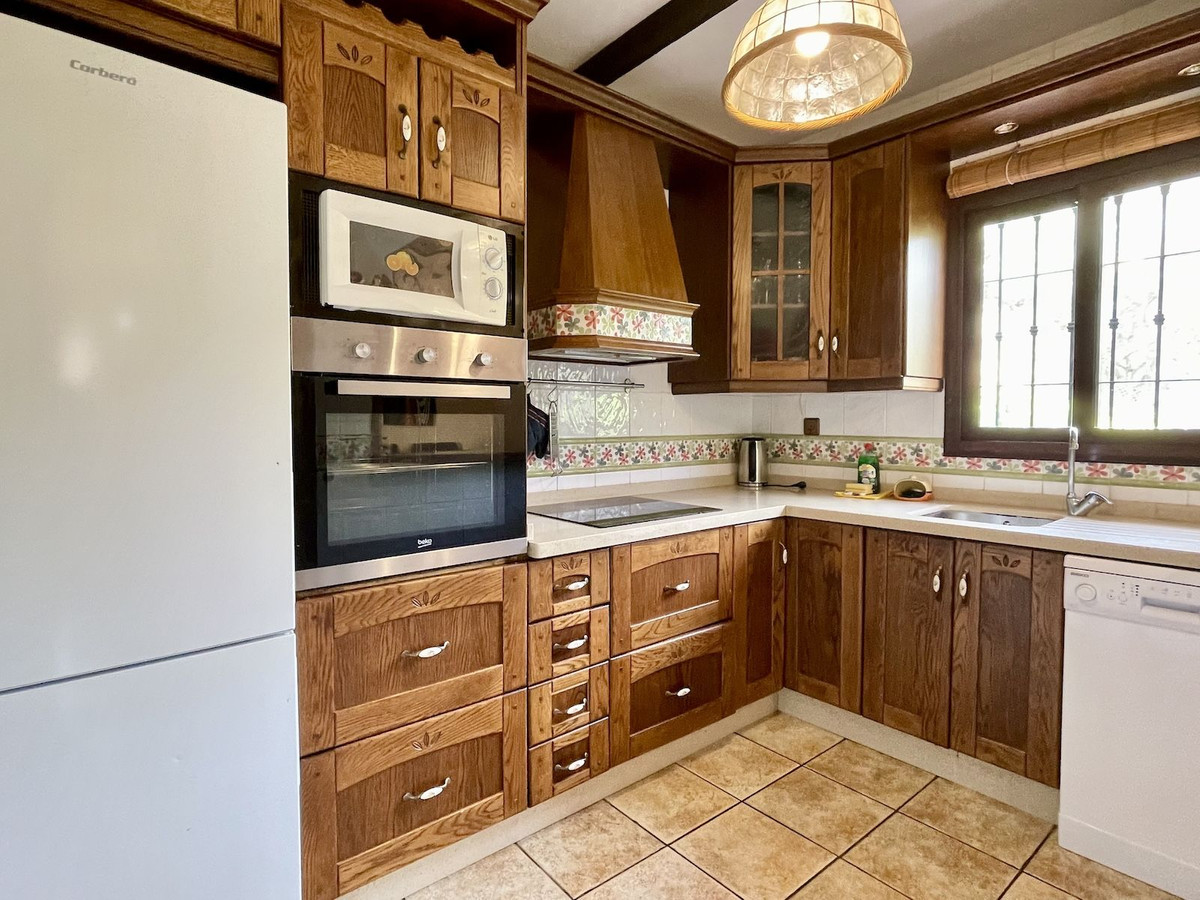 Se vende Villa - Chalet de 3 dormitorios en Costa Del Sol East, Málaga, España