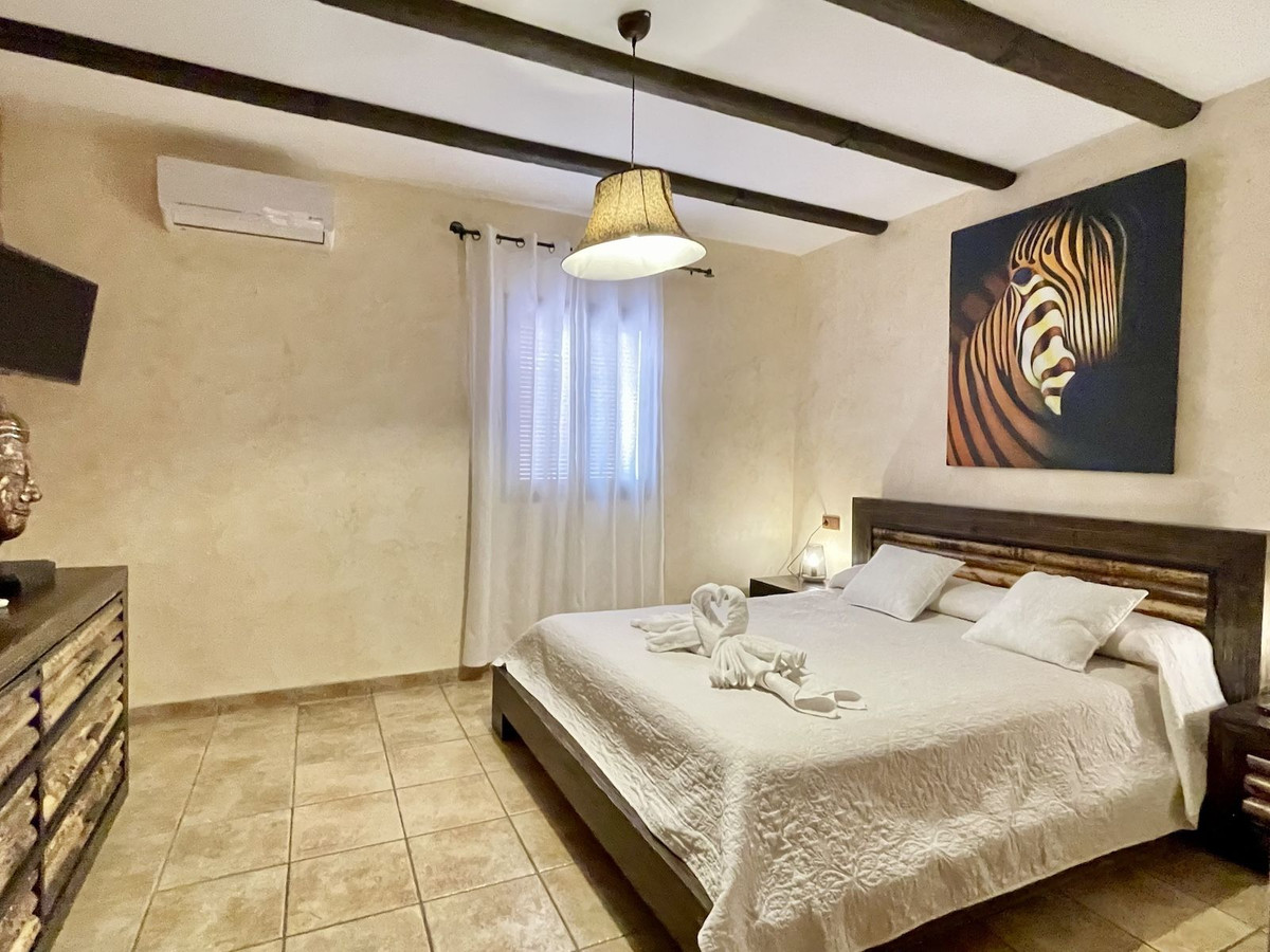 Se vende Villa - Chalet de 3 dormitorios en Costa Del Sol East, Málaga, España