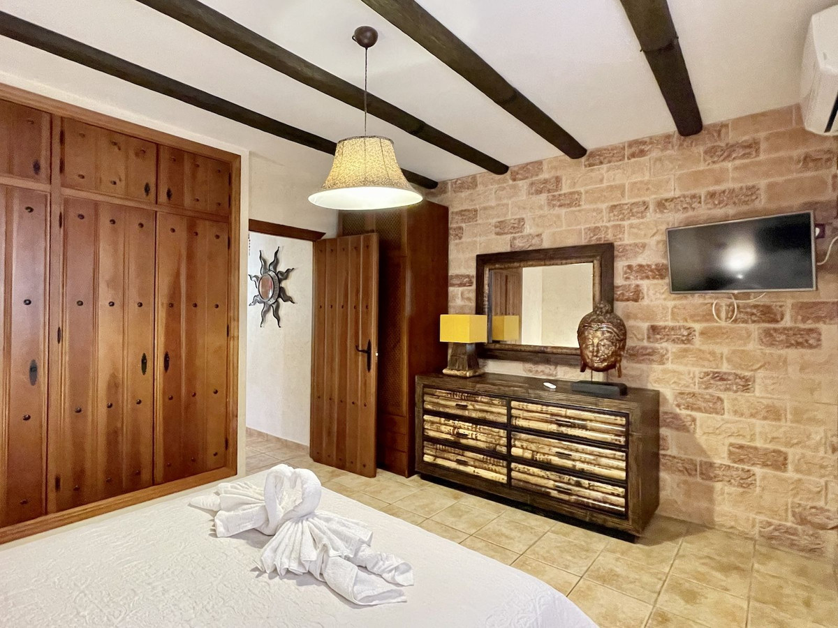 Se vende Villa - Chalet de 3 dormitorios en Costa Del Sol East, Málaga, España
