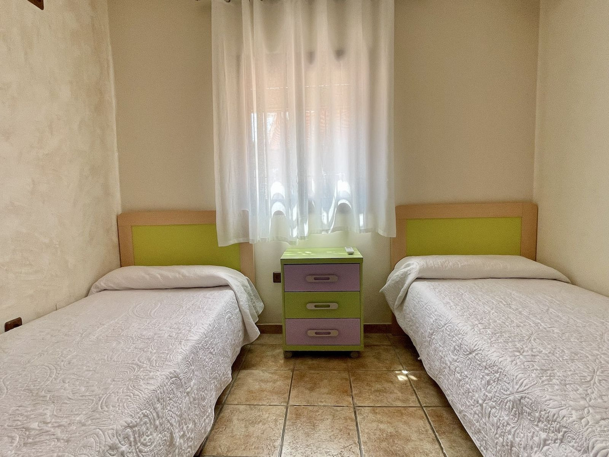 Se vende Villa - Chalet de 3 dormitorios en Costa Del Sol East, Málaga, España
