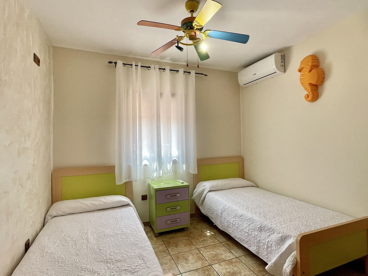 Se vende Villa - Chalet de 3 dormitorios en Costa Del Sol East, Málaga, España