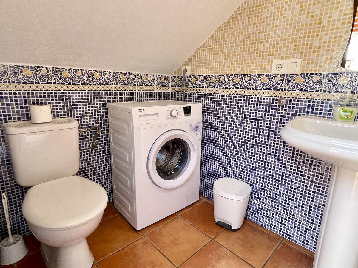 Se vende Villa - Chalet de 3 dormitorios en Costa Del Sol East, Málaga, España