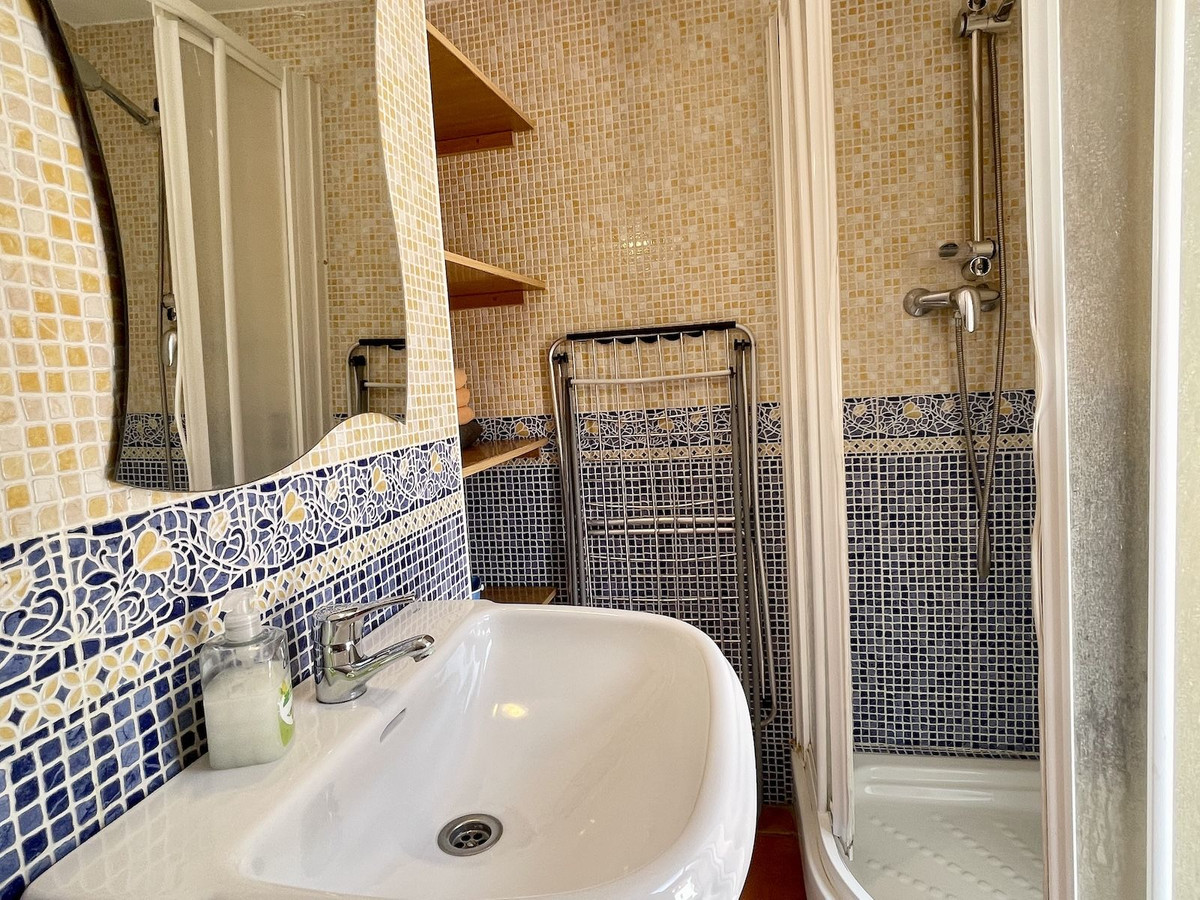 Se vende Villa - Chalet de 3 dormitorios en Costa Del Sol East, Málaga, España