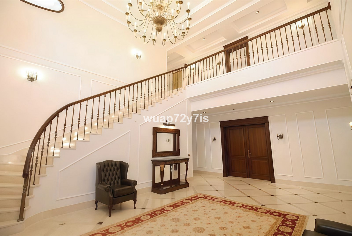 Se vende Villa - Chalet de 6 dormitorios en Costa Del Sol, Málaga, España