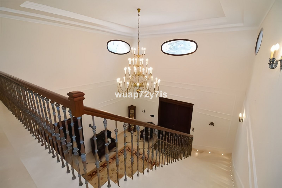 Se vende Villa - Chalet de 6 dormitorios en Costa Del Sol, Málaga, España