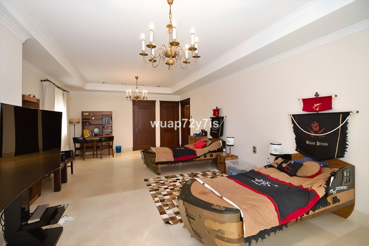 Se vende Villa - Chalet de 6 dormitorios en Costa Del Sol, Málaga, España