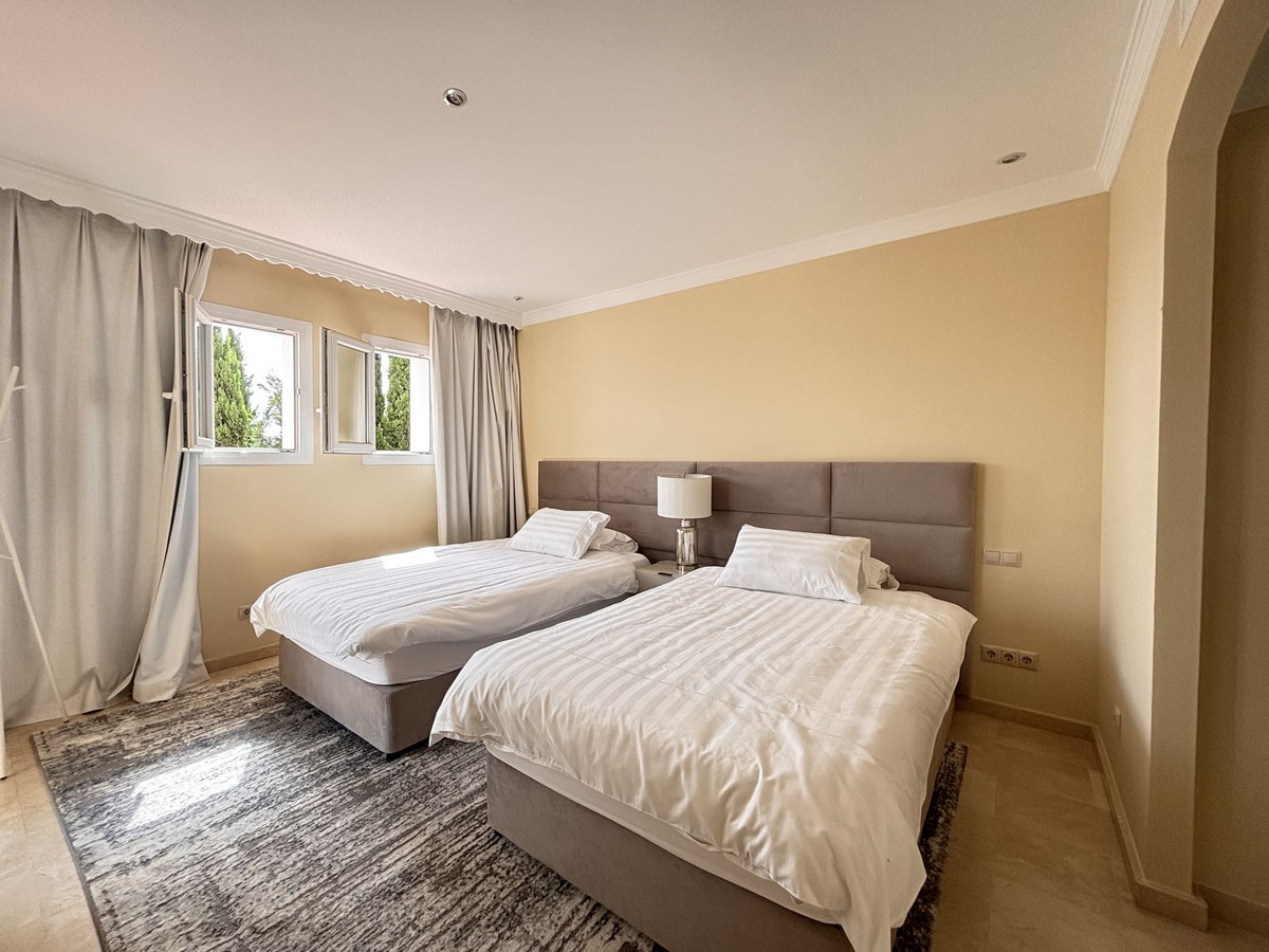 Se vende Villa - Chalet de 5 dormitorios en Costa Del Sol, Málaga, España