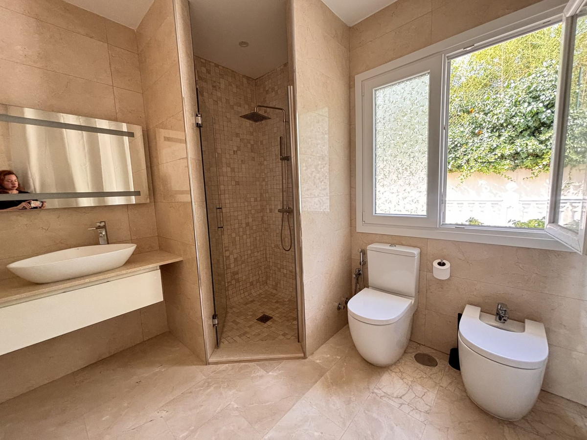 Se vende Villa - Chalet de 5 dormitorios en Costa Del Sol, Málaga, España