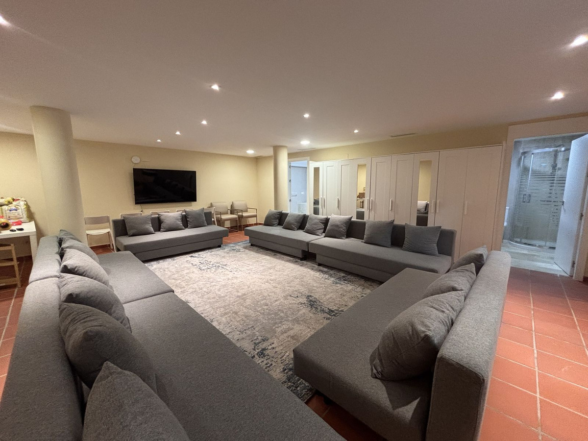 Se vende Villa - Chalet de 5 dormitorios en Costa Del Sol, Málaga, España