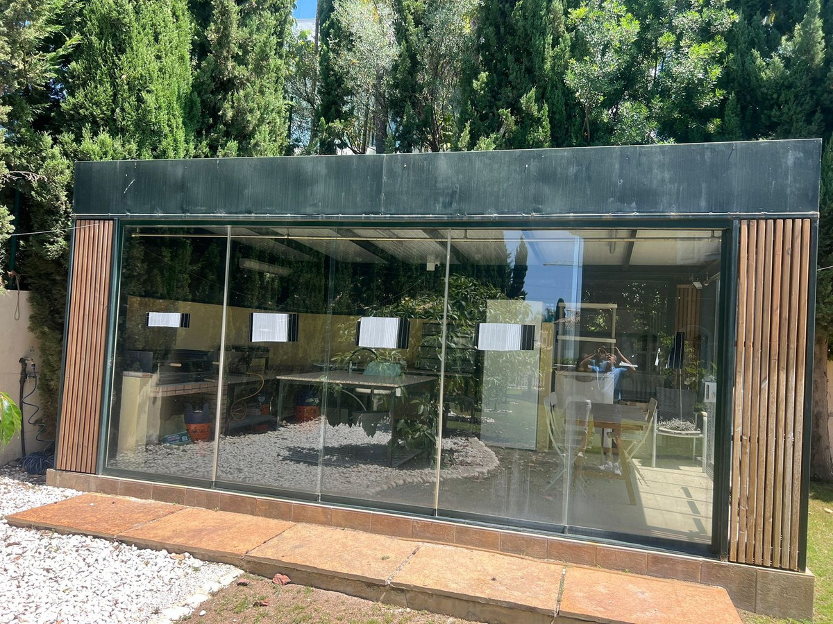 Se vende Villa - Chalet de 5 dormitorios en Costa Del Sol, Málaga, España