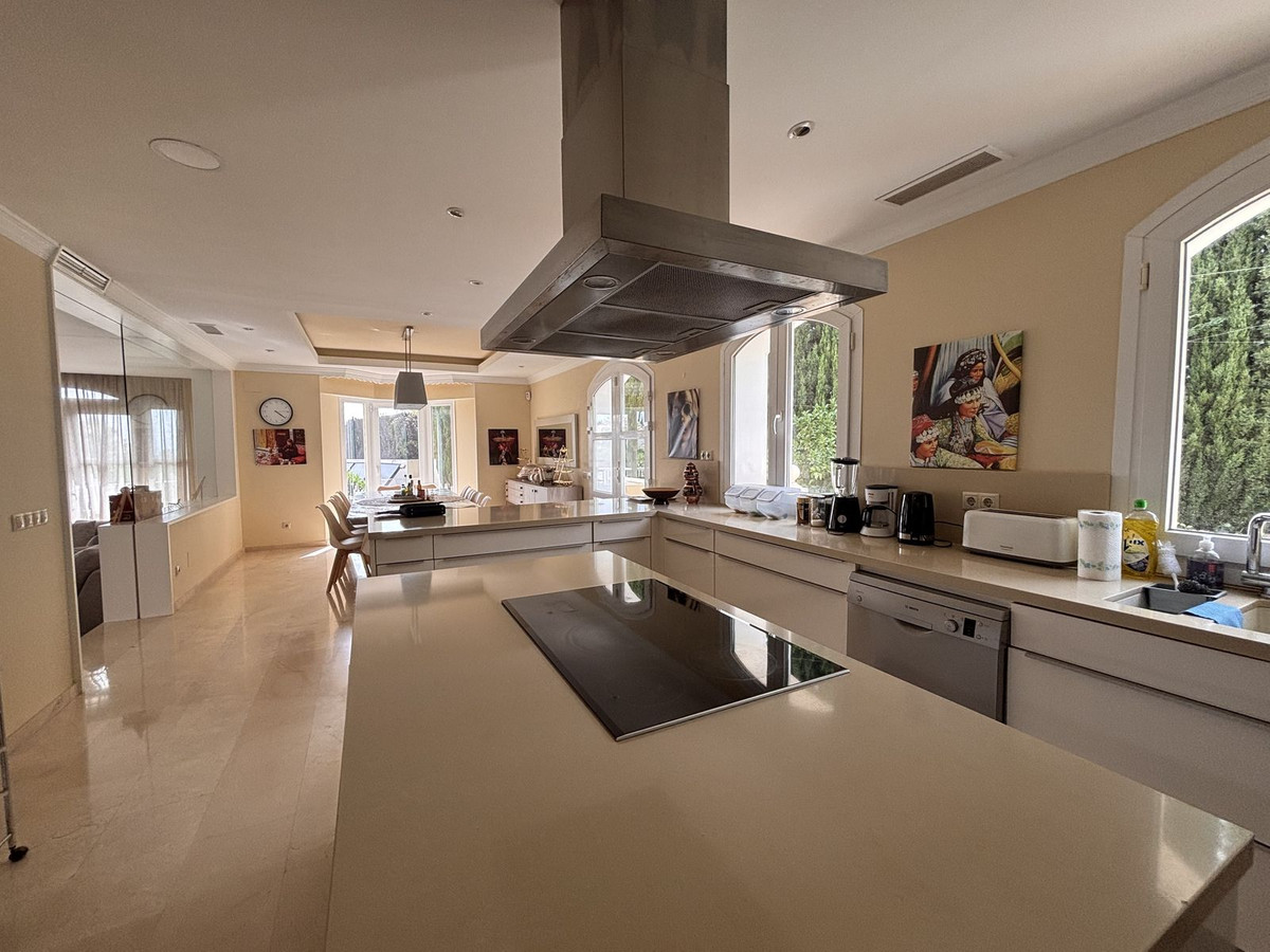 Se vende Villa - Chalet de 5 dormitorios en Costa Del Sol, Málaga, España