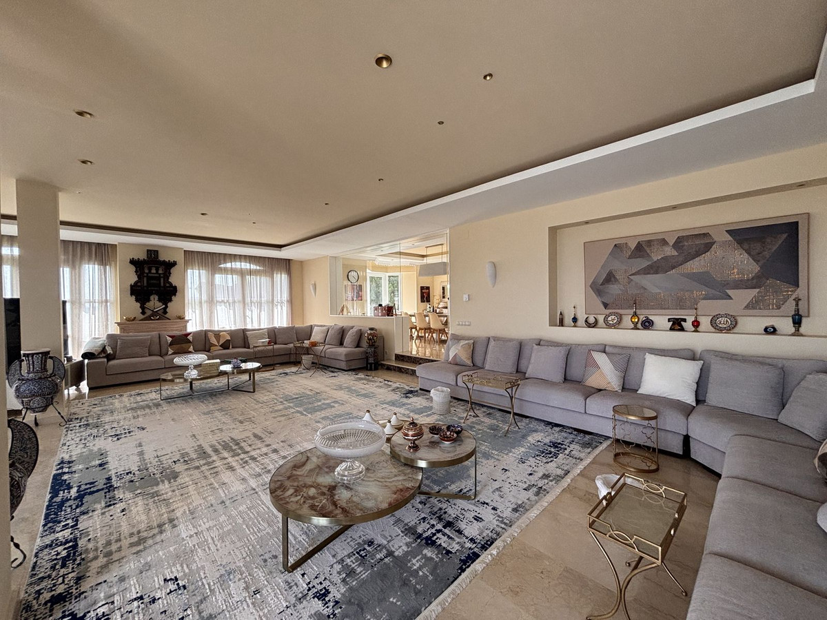 Se vende Villa - Chalet de 5 dormitorios en Costa Del Sol, Málaga, España
