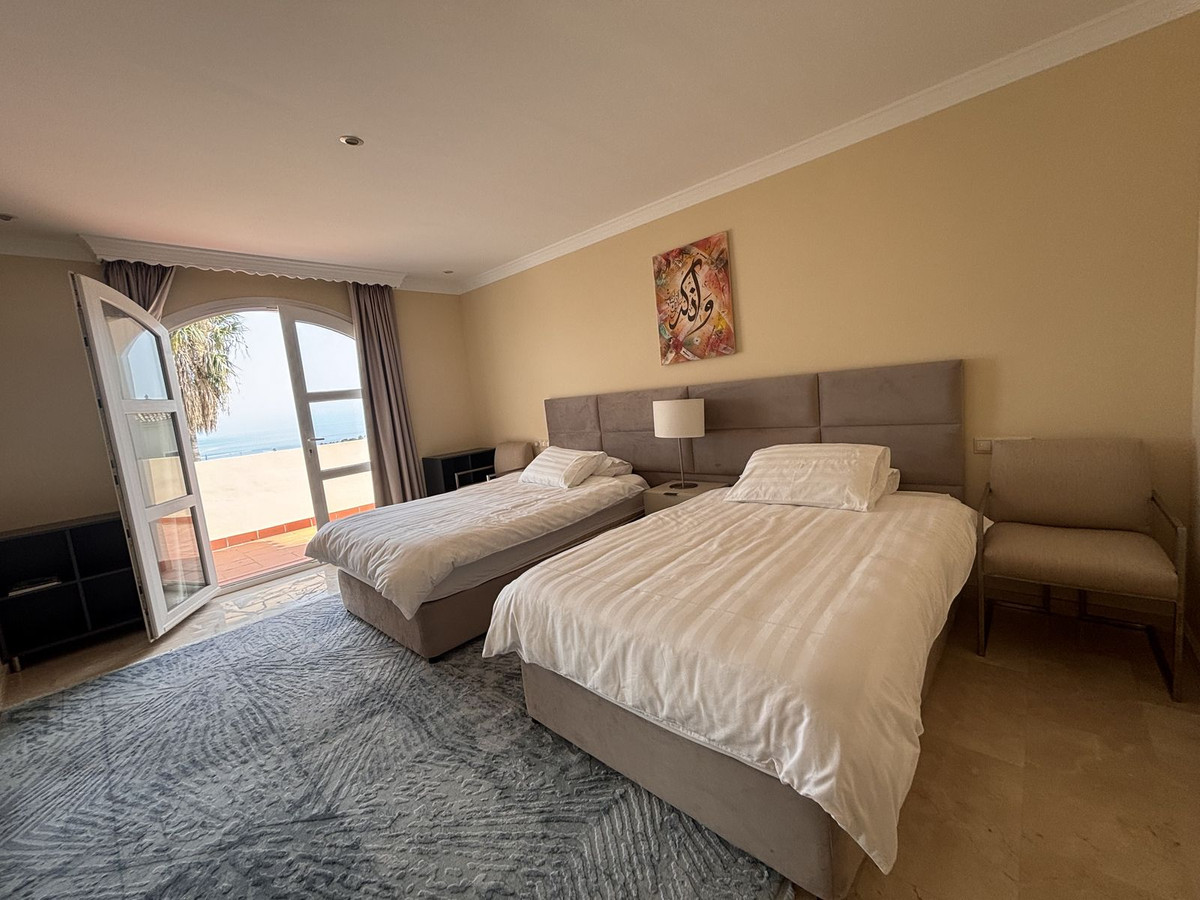 Se vende Villa - Chalet de 5 dormitorios en Costa Del Sol, Málaga, España