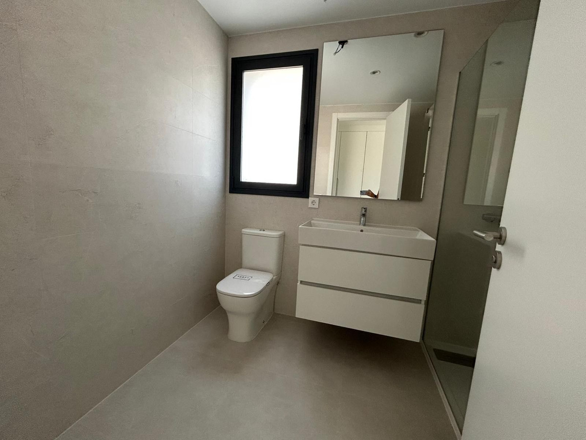 3 Bed Apartment for sale in Selwo Costa Del Sol, Málaga, Spain