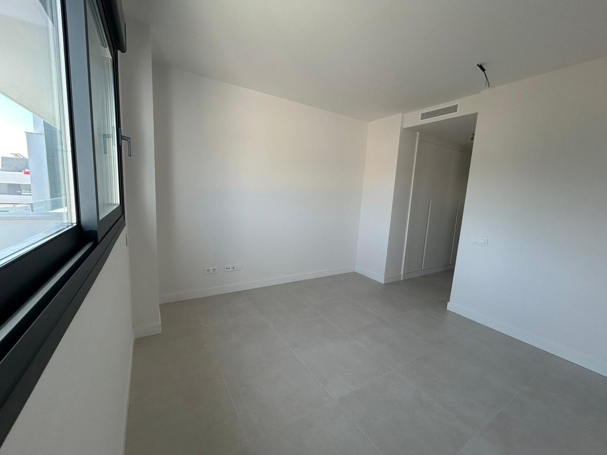 3 Bed Apartment for sale in Selwo Costa Del Sol, Málaga, Spain