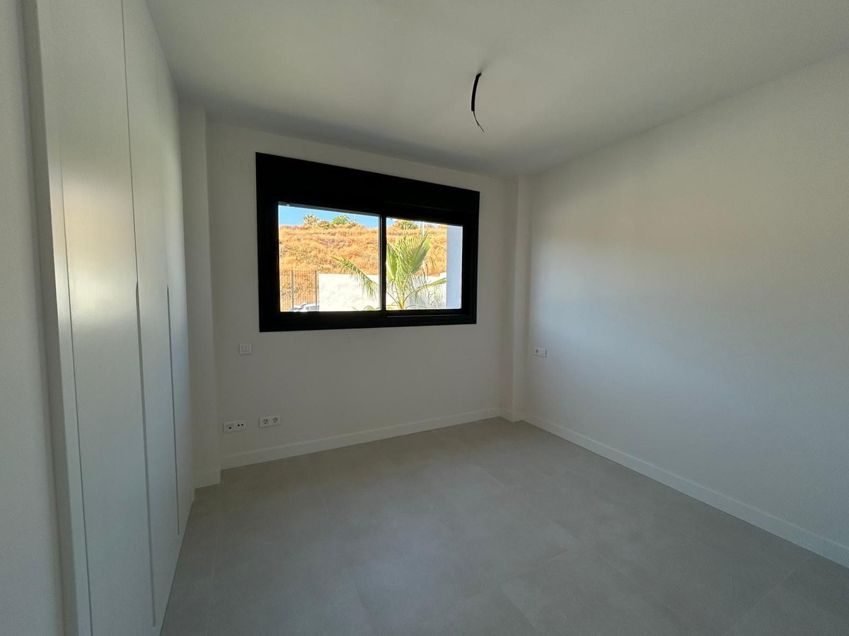 3 Bed Apartment for sale in Selwo Costa Del Sol, Málaga, Spain