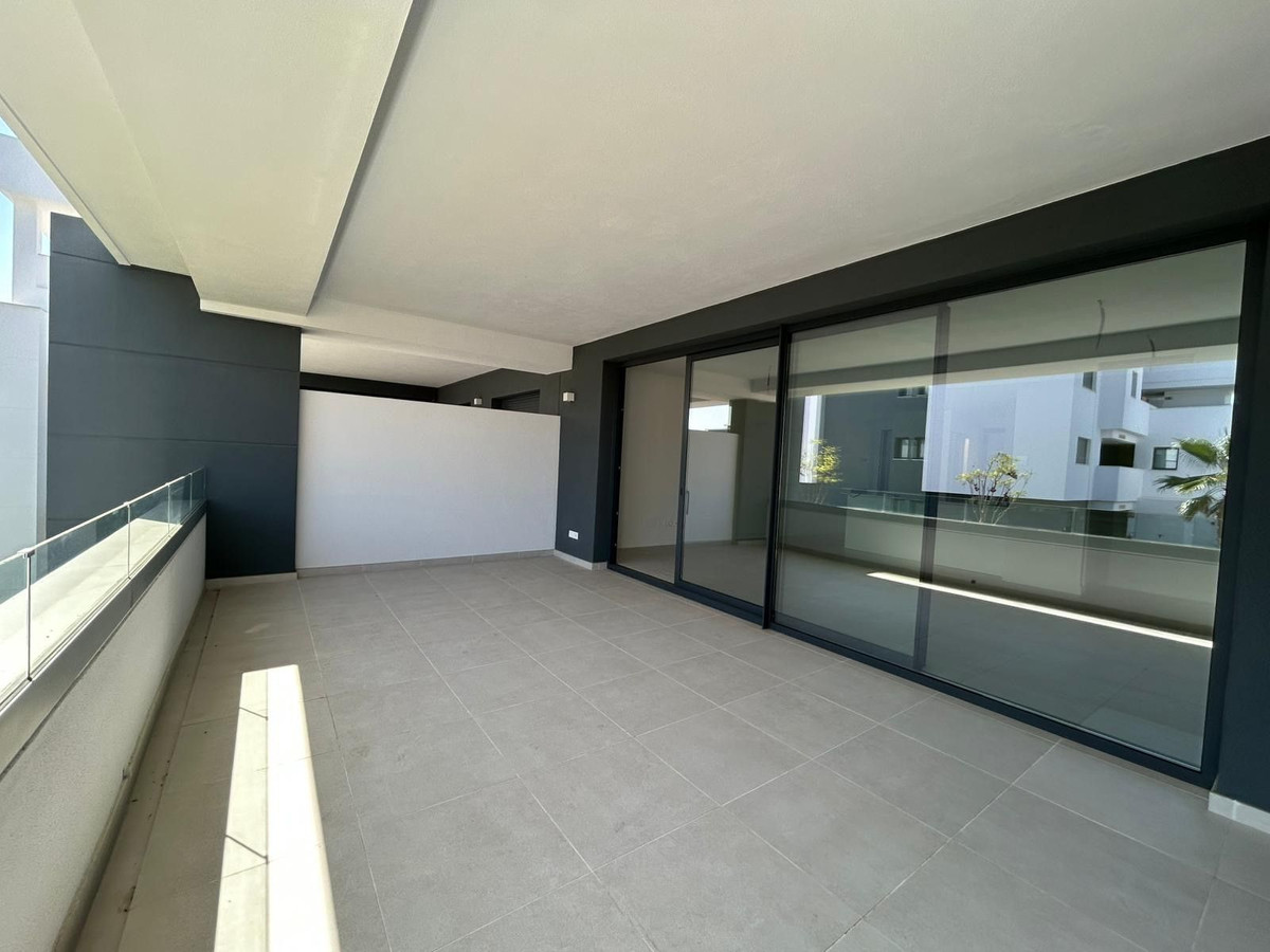 3 Bed Apartment for sale in Selwo Costa Del Sol, Málaga, Spain