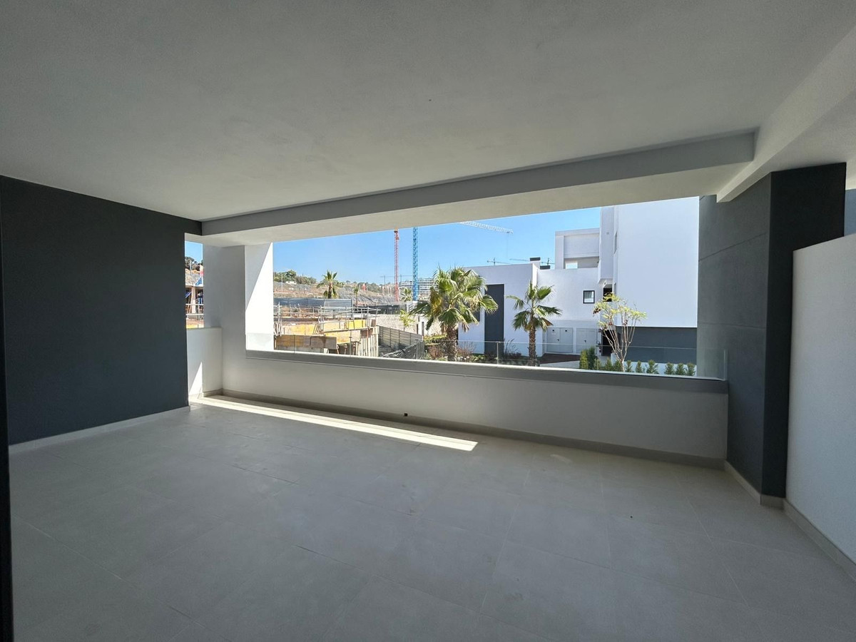 3 Bed Apartment for sale in Selwo Costa Del Sol, Málaga, Spain