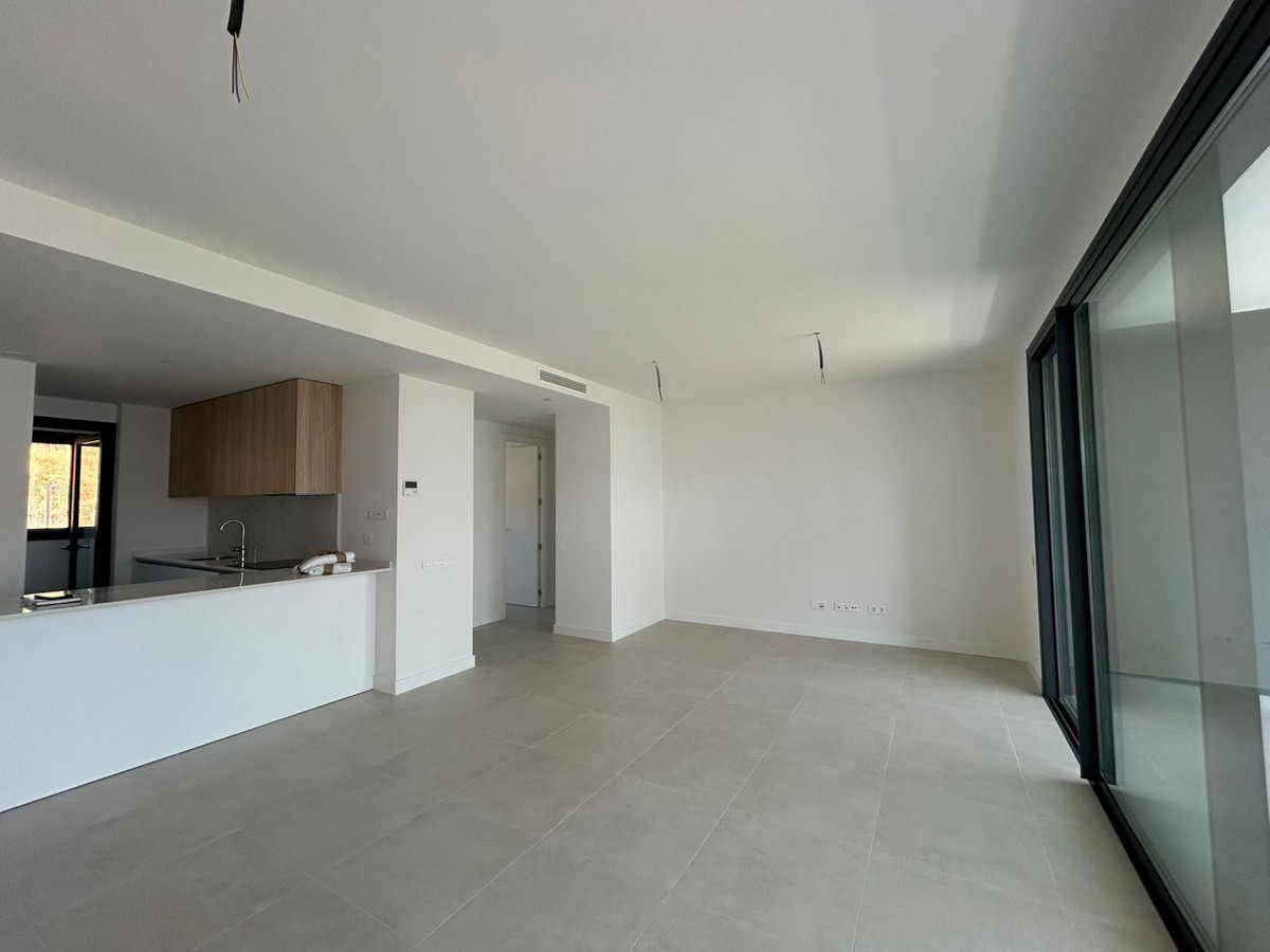 3 Bed Apartment for sale in Selwo Costa Del Sol, Málaga, Spain