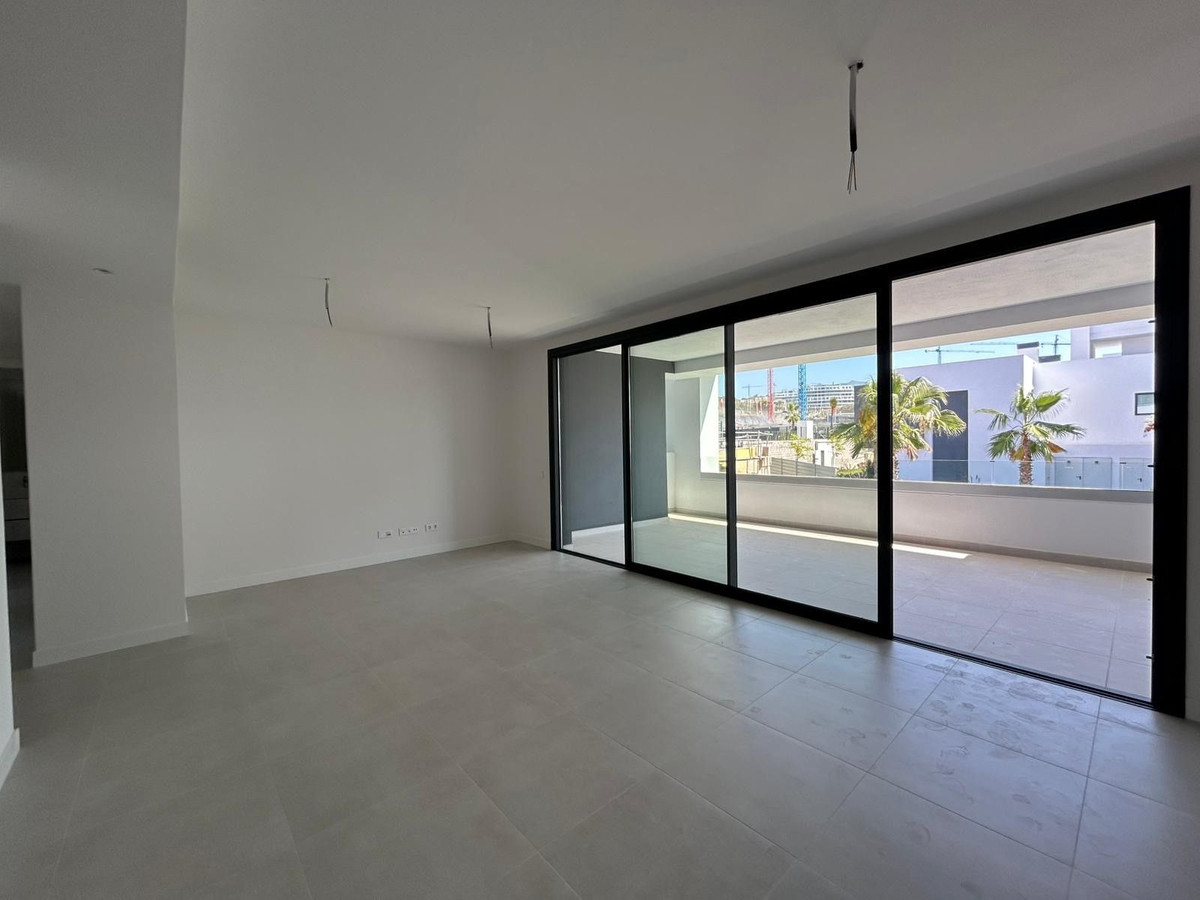 3 Bed Apartment for sale in Selwo Costa Del Sol, Málaga, Spain