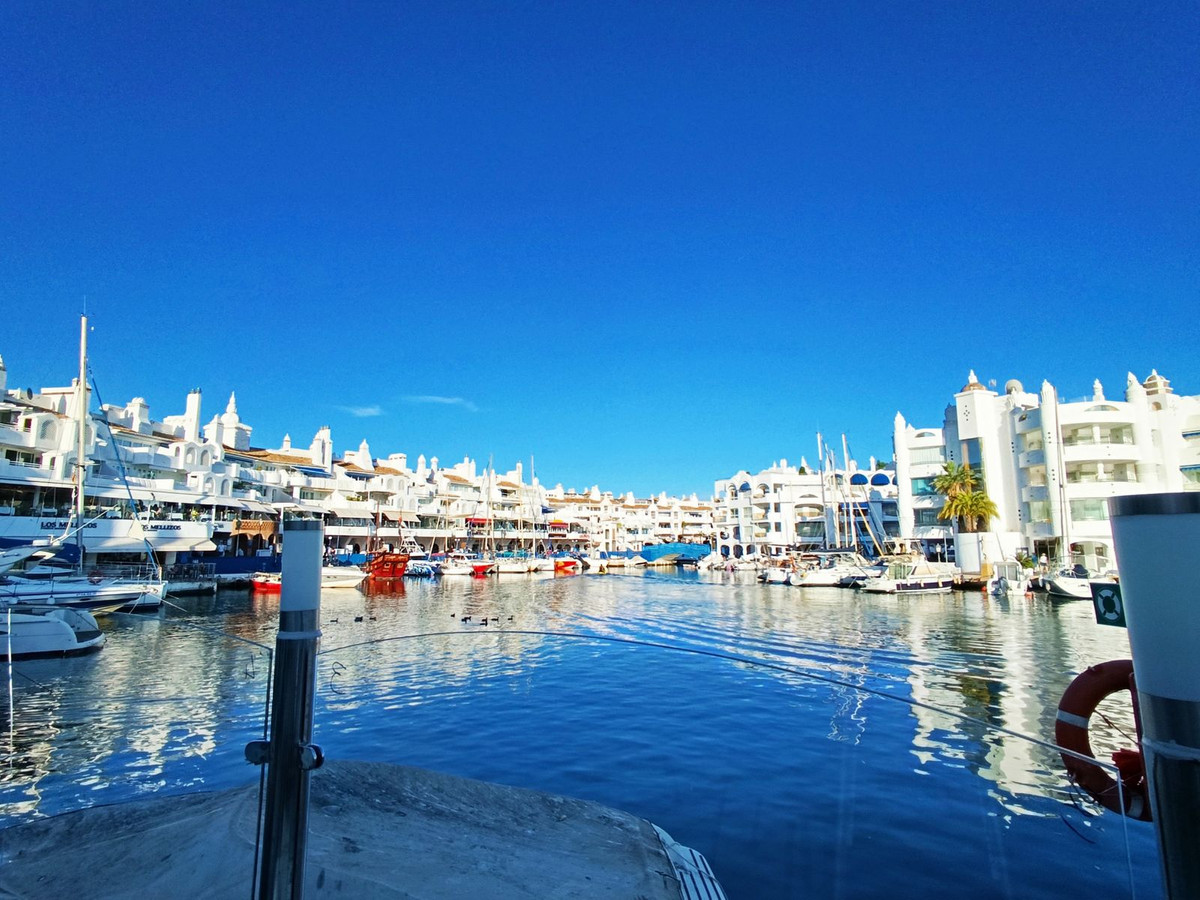 5 Bed Commercial unit for sale in Benalmadena Costa Del Sol, Málaga, Spain