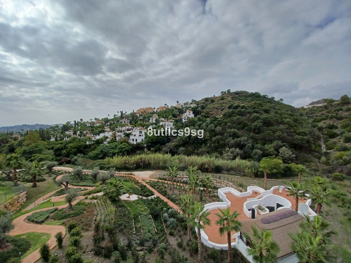 2 Bed Apartment for sale in Aloha Costa Del Sol, Málaga, Spain