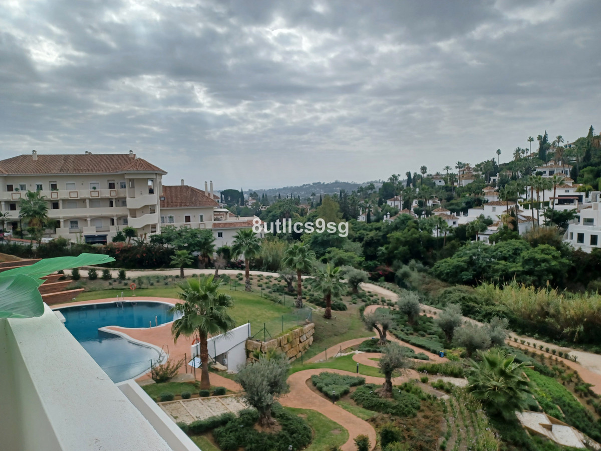 2 Bed Apartment for sale in Aloha Costa Del Sol, Málaga, Spain