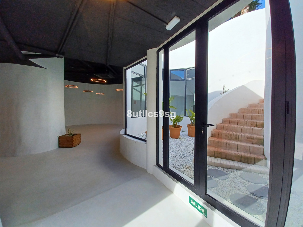 2 Bed Apartment for sale in Aloha Costa Del Sol, Málaga, Spain