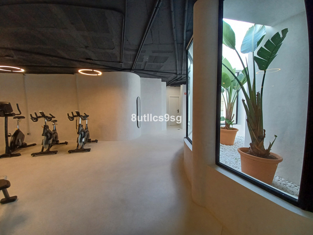 2 Bed Apartment for sale in Aloha Costa Del Sol, Málaga, Spain