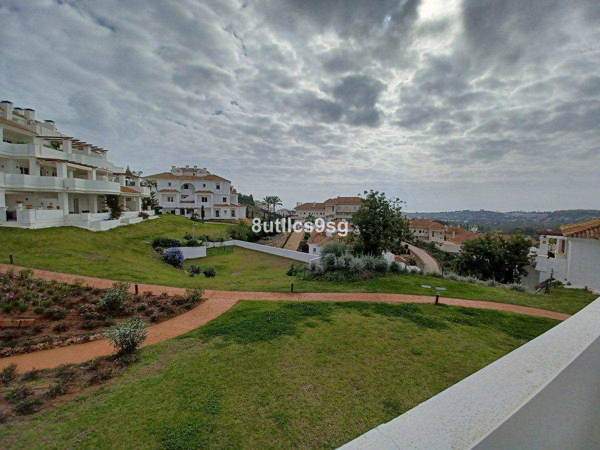 2 Bed Apartment for sale in Aloha Costa Del Sol, Málaga, Spain
