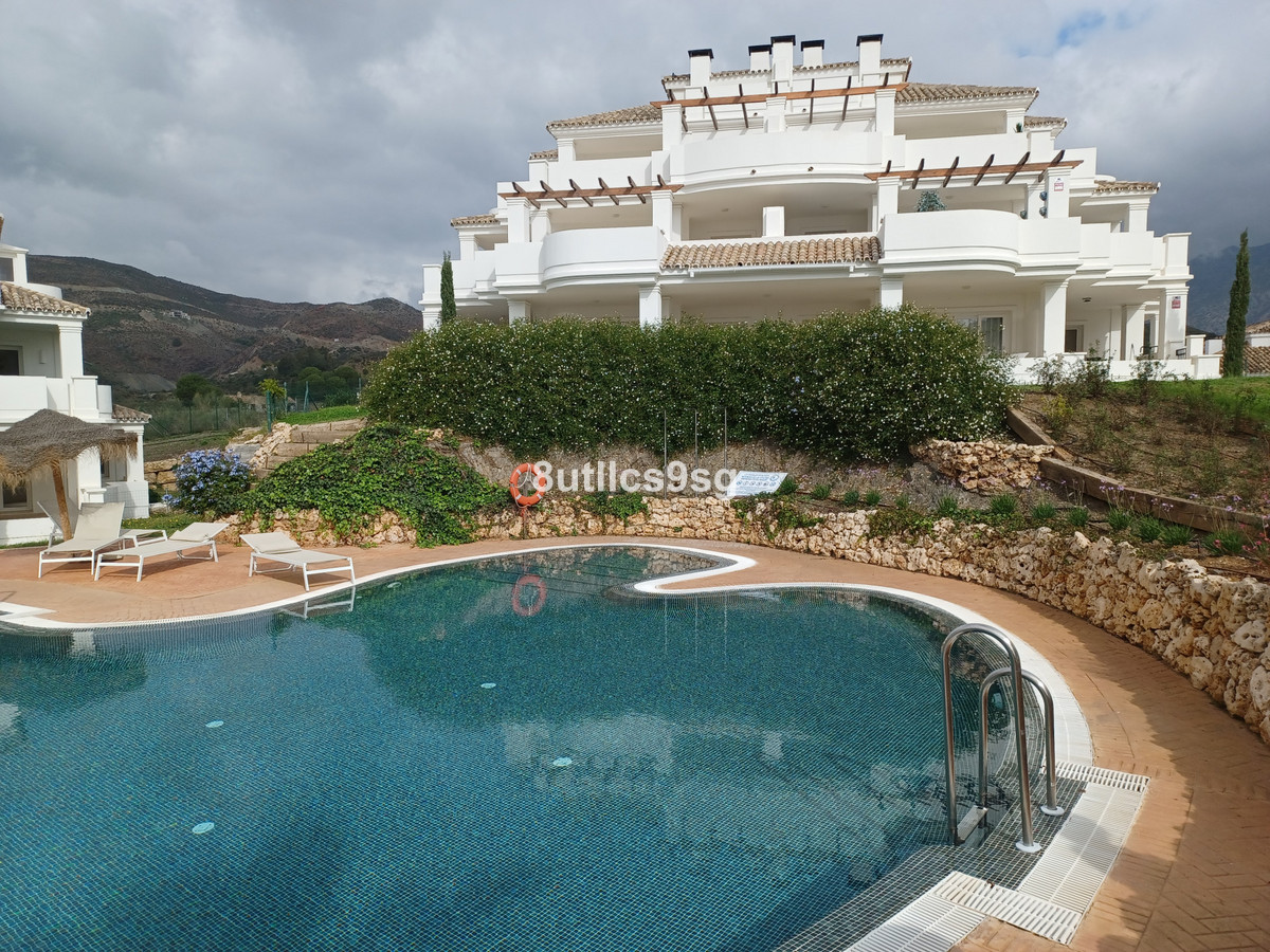 2 Bed Apartment for sale in Aloha Costa Del Sol, Málaga, Spain