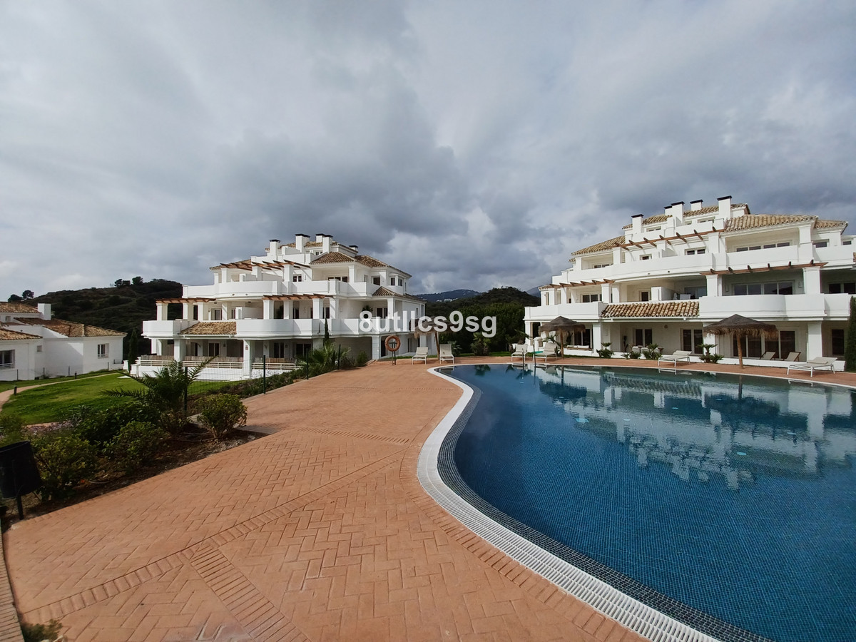 2 Bed Apartment for sale in Aloha Costa Del Sol, Málaga, Spain