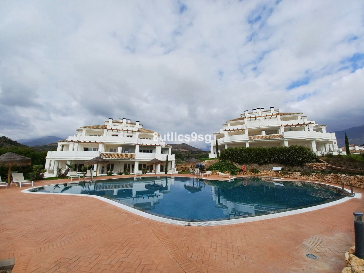 2 Bed Apartment for sale in Aloha Costa Del Sol, Málaga, Spain