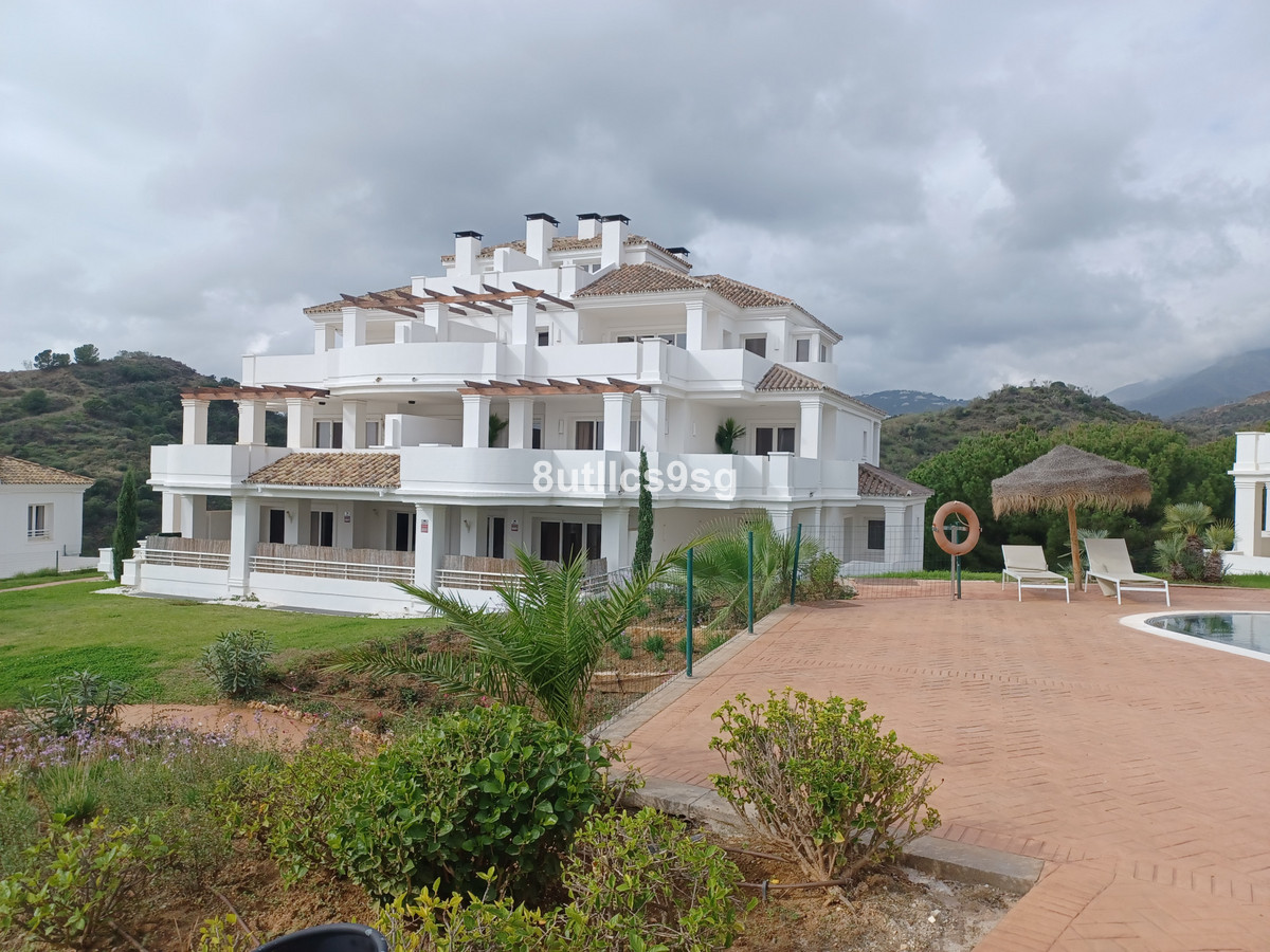 2 Bed Apartment for sale in Aloha Costa Del Sol, Málaga, Spain
